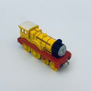 Thomas and Friends Molly Engine Yellow Diecast Take and Play 2006 Magnetic Train